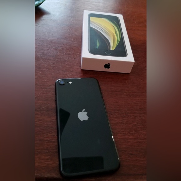 iPhone SE(2nd gen) black (like new)